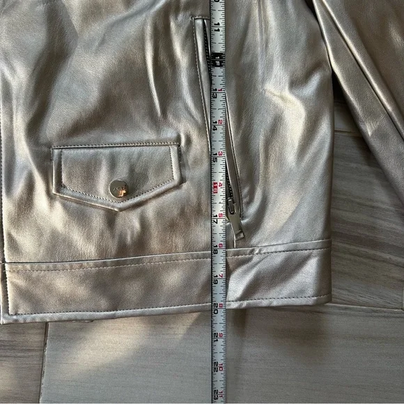 DKNY Metallic Silver Faux Leather Moto Jacket Size Medium - Picture 9 of 11